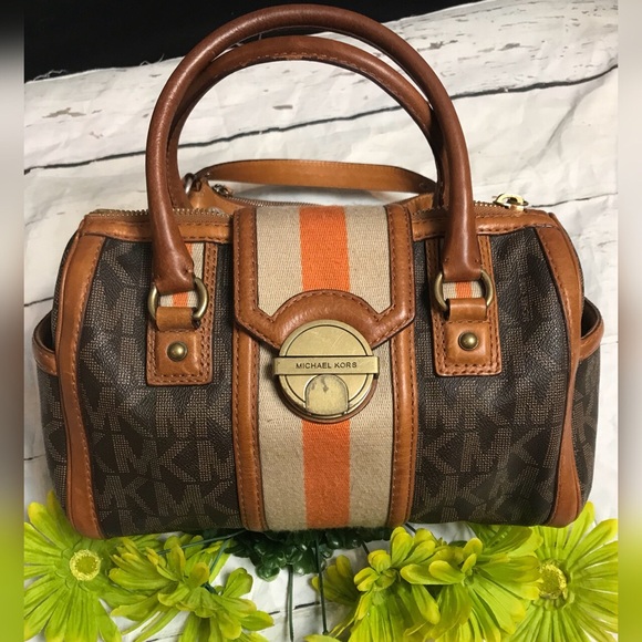 FINAL PRICE💕{Michael Kors} VINTAGE Signature  Bag - Picture 1 of 7